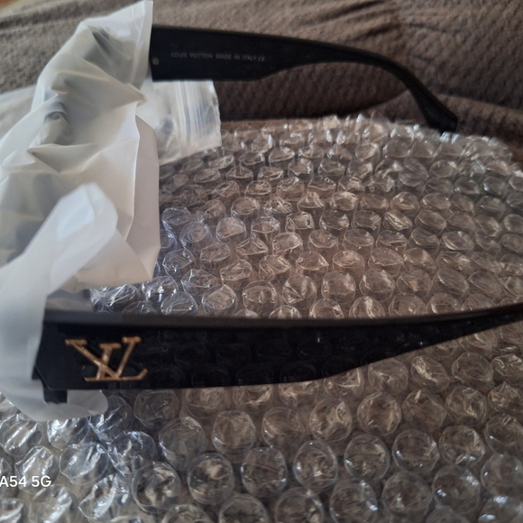 Black Louis Vuitton Sunglasses - Picture 1 of 9